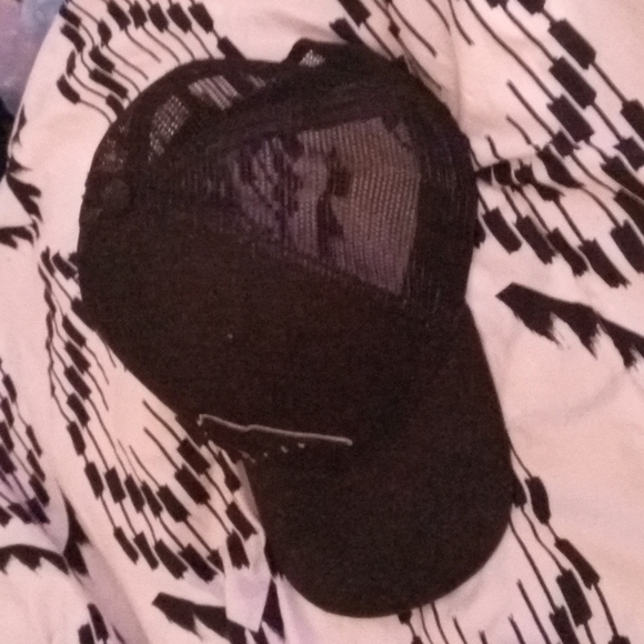 Black BURTON snapback - Picture 2 of 3